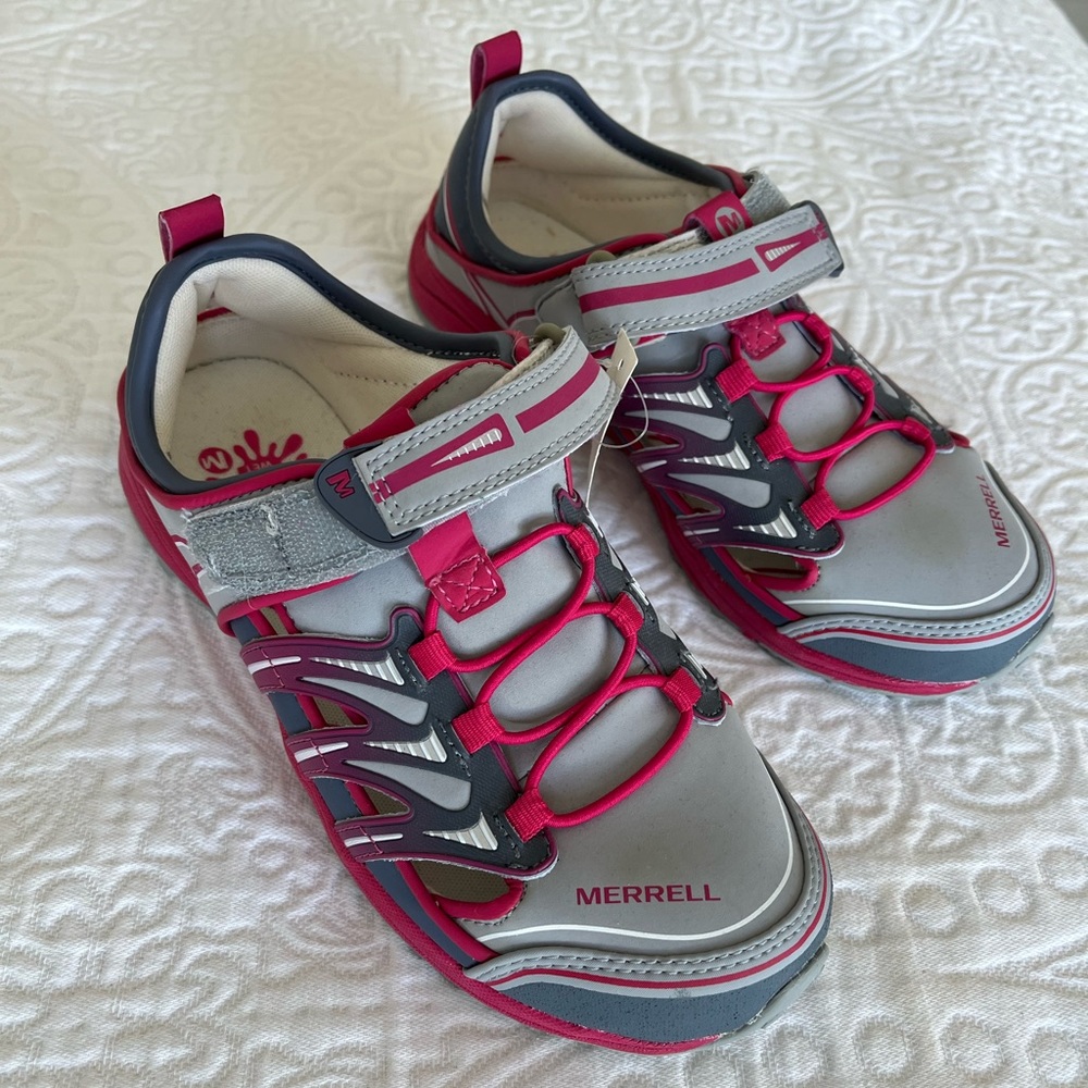 MERREL Water hiking shoe size 5